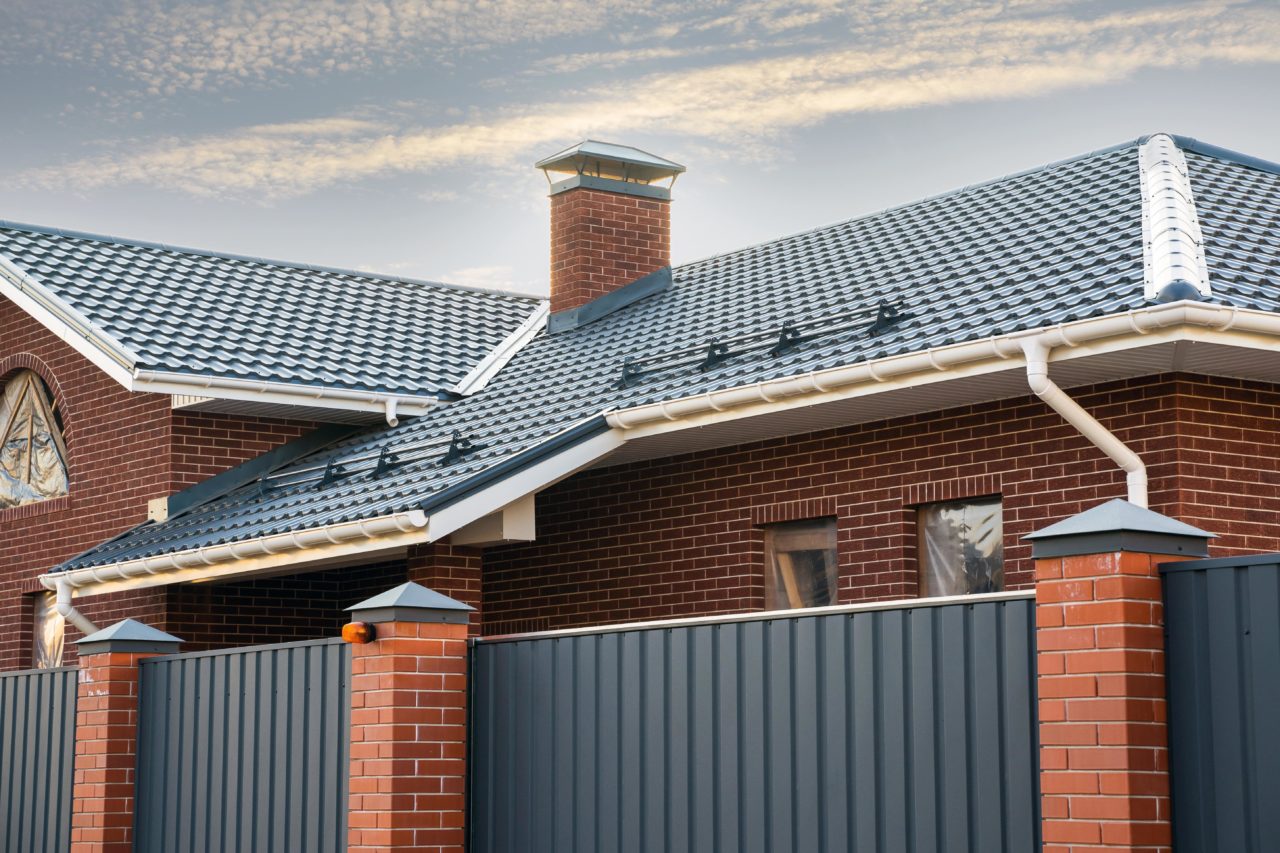 metal-roof-brick-chimney-1280x853